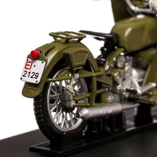 Machetă moto Magazine Models [1:24] - Moto Guzzi 1967 Moto Guzzi Falcone 500 Carabinieri - Green